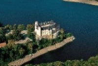 Přívoz Frymburk – Přední Výtoň, Frýdava (nádrž Lipno), foto: Libor Sváček, archiv Vydavatelství MCU s.r.o. Přívoz Frymburk – Přední Výtoň, Frýdava (nádrž Lipno), foto: Libor Sváček, archiv Vydavatelství MCU s.r.o.