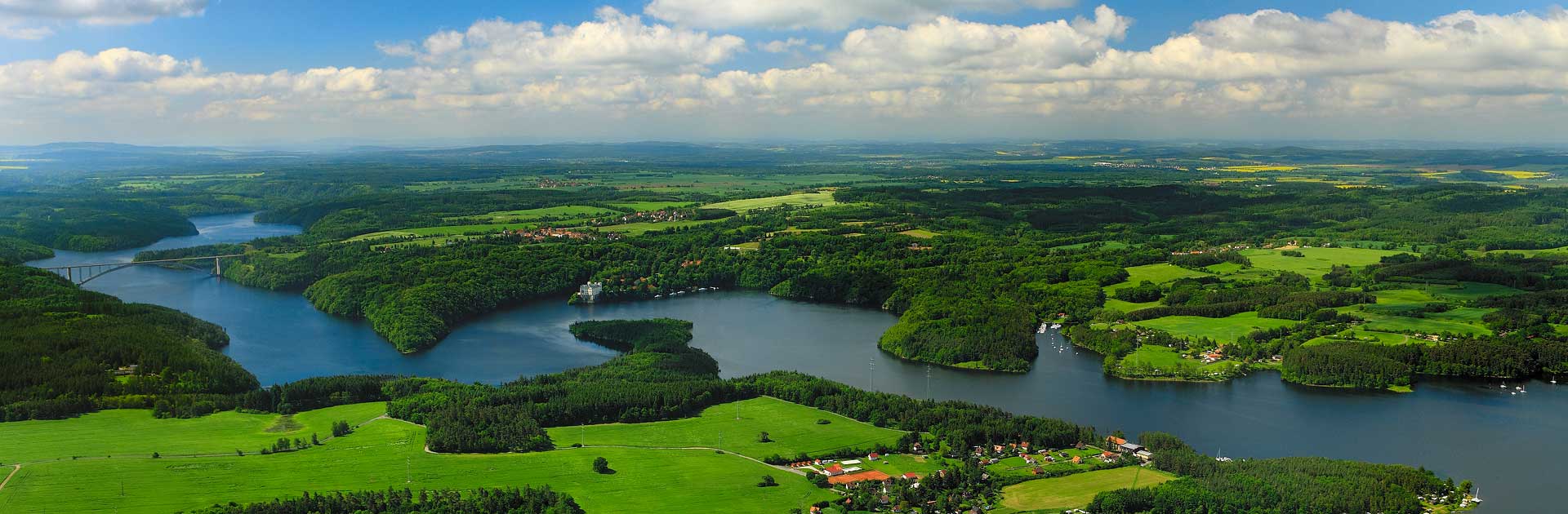 Řek Vltava u Žďákovského mostu, letecký pohled, foto: Libor Sváček